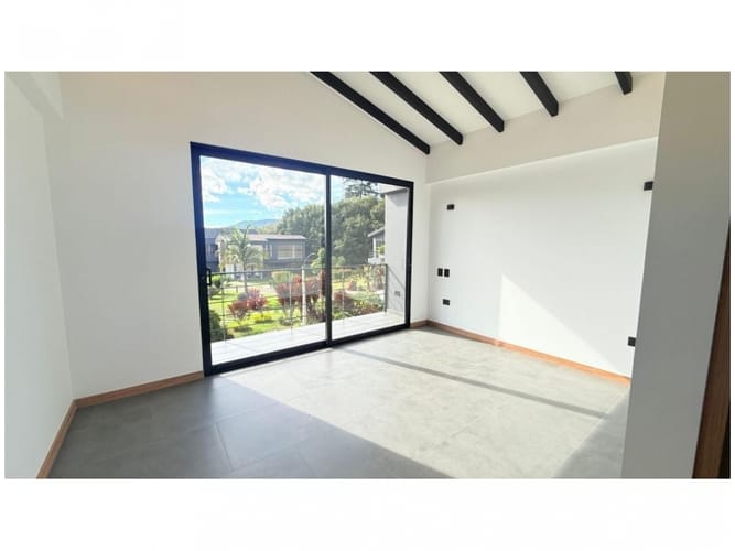 Casa de 3 alcobas en venta en Llano Grande, Rionegro, 245 m² · foto 14 de 21