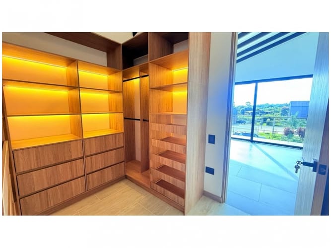 Casa de 3 alcobas en venta en Llano Grande, Rionegro, 245 m² · foto 15 de 21