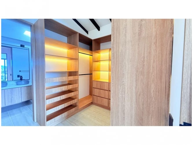 Casa de 3 alcobas en venta en Llano Grande, Rionegro, 245 m² · foto 16 de 21