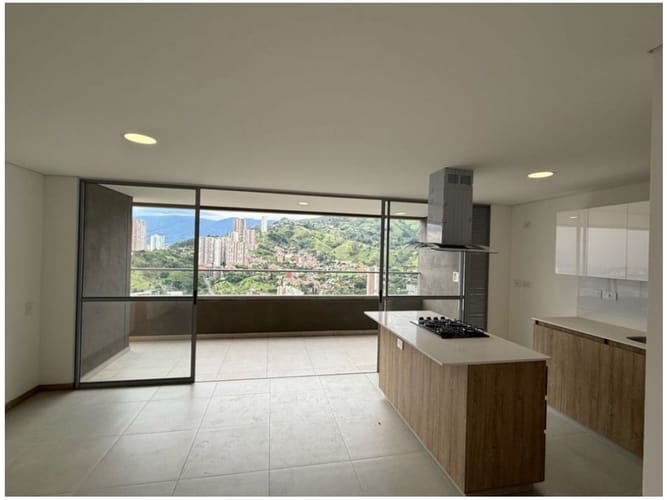 Apartamento de 3 alcobas en venta en Vegas De San Jose, Sabaneta, 84 m² · foto 2 de 10