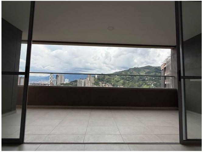 Apartamento de 3 alcobas en venta en Vegas De San Jose, Sabaneta, 84 m² · foto 3 de 10