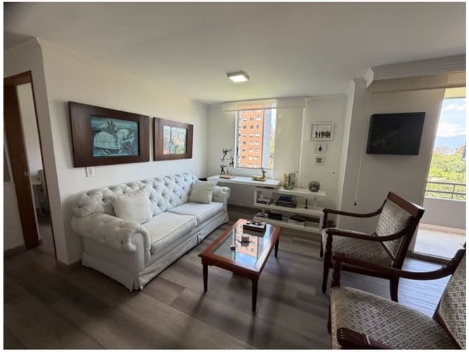 Apartamento en venta en El Poblado, Medellín · foto 2 de 13