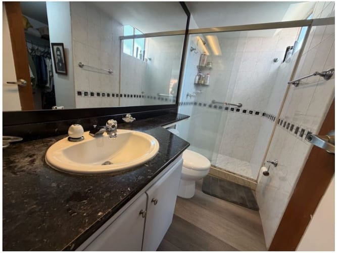 Apartamento en venta en El Poblado, Medellín · foto 8 de 13