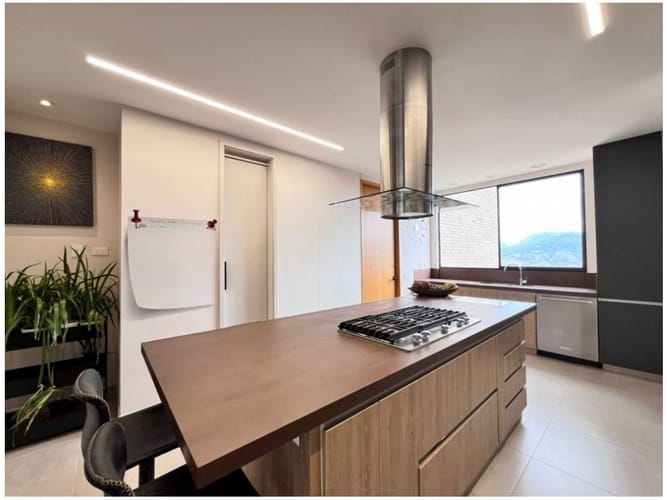 Apartamento en venta en El Poblado, Medellín · foto 12 de 24