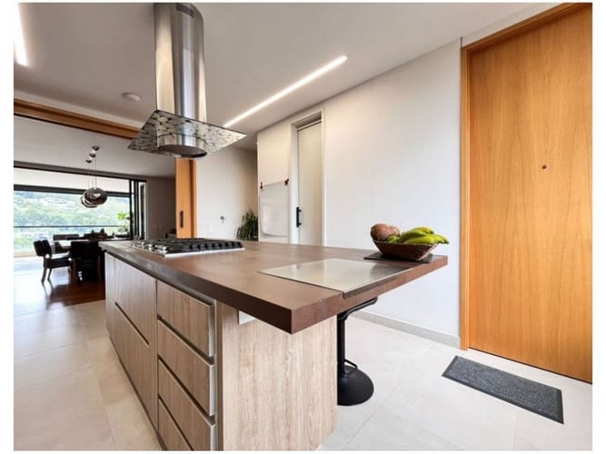 Apartamento en venta en El Poblado, Medellín · foto 13 de 24