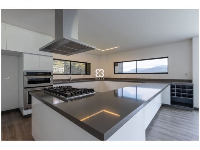 Casa de 3 alcobas en venta en San Diego, Medellín, 1605 m² · foto 3 de 16