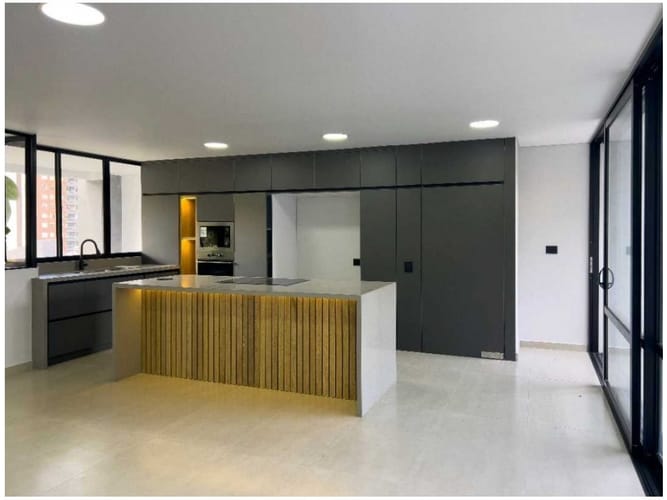 Apartamento en venta en El Poblado, Medellín · foto 3 de 18