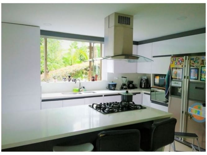 Casa de 4 alcobas en venta en Loma Del Chocho, Envigado, 284 m² · foto 4 de 17