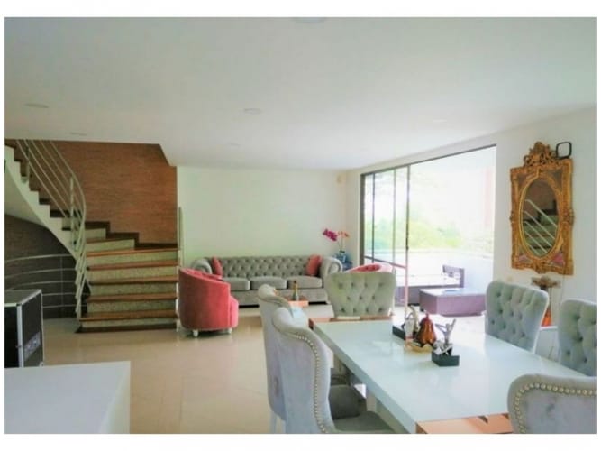 Casa de 4 alcobas en venta en Loma Del Chocho, Envigado, 284 m² · foto 8 de 17