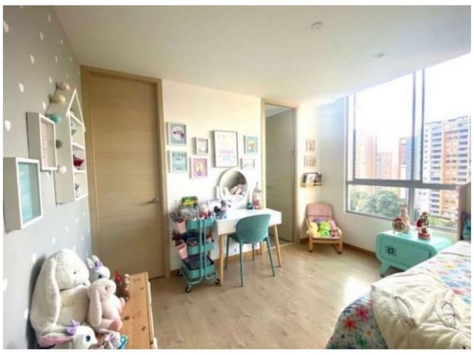 Casa de 4 alcobas en venta en Loma Del Chocho, Envigado, 284 m² · foto 9 de 17