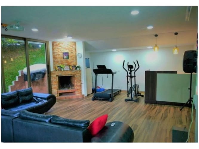 Casa de 4 alcobas en venta en Loma Del Chocho, Envigado, 284 m² · foto 12 de 17