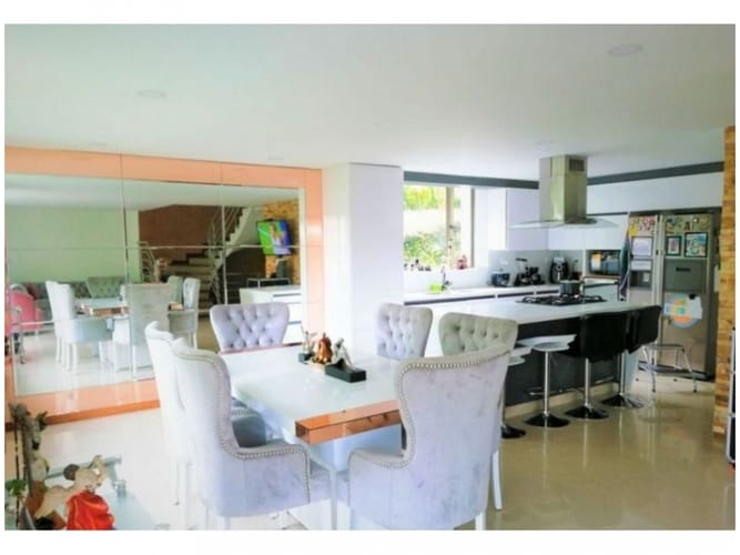 Casa de 4 alcobas en venta en Loma Del Chocho, Envigado, 284 m² · foto 14 de 17