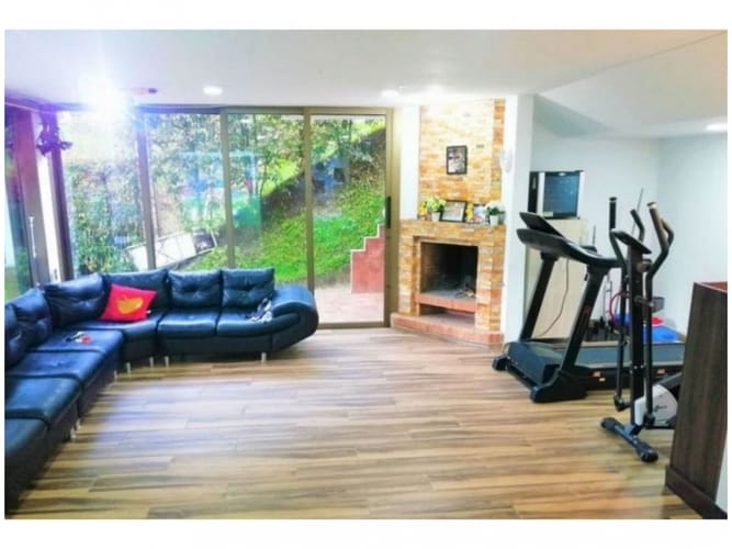 Casa de 4 alcobas en venta en Loma Del Chocho, Envigado, 284 m² · foto 15 de 17