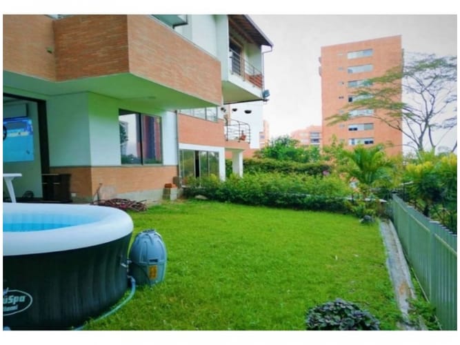 Casa de 4 alcobas en venta en Loma Del Chocho, Envigado, 284 m² · foto 16 de 17