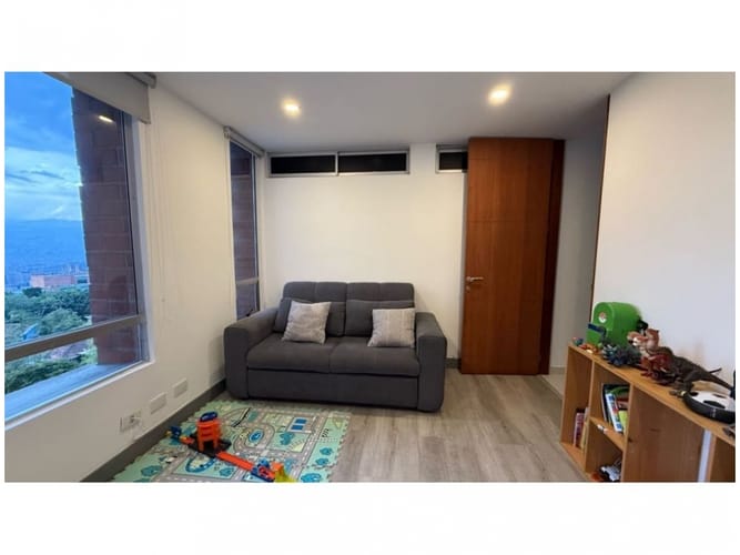 Apartamento en venta en El Poblado, Medellín, 210 m² · foto 6 de 24