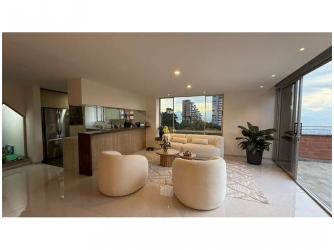 Apartamento en venta en El Poblado, Medellín, 210 m² · foto 7 de 24