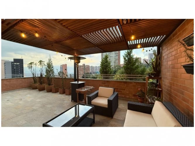 Apartamento en venta en El Poblado, Medellín, 210 m² · foto 13 de 24