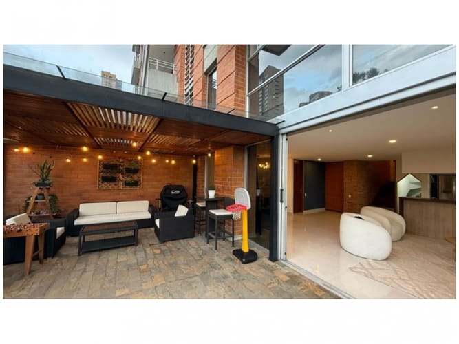 Apartamento en venta en El Poblado, Medellín, 210 m² · foto 14 de 24