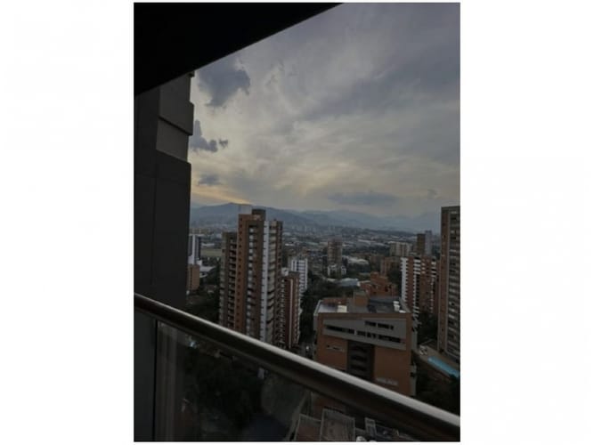 Apartamento en venta en El Poblado, Medellín · foto 7 de 24