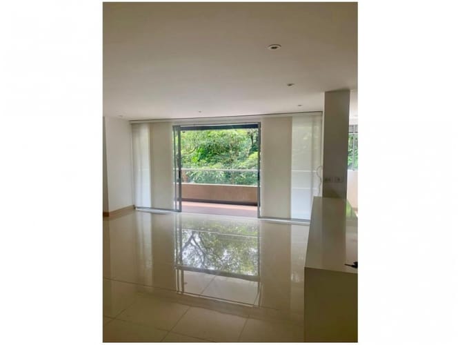 Apartamento de 3 alcobas en venta en El Poblado, Medellín, 113 m² · foto 4 de 15