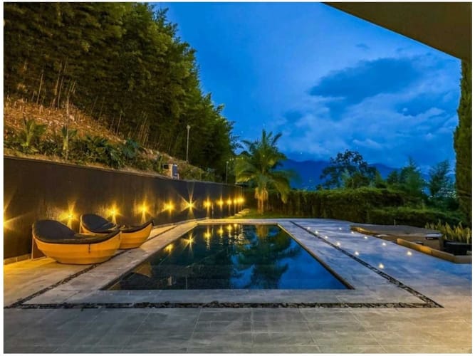 Casa de 3 alcobas en venta en La Doctora, Sabaneta, 1831 m² · foto 2 de 24