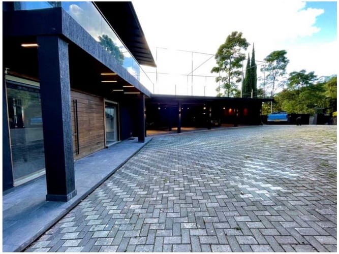 Casa de 3 alcobas en venta en La Doctora, Sabaneta, 1831 m² · foto 6 de 24