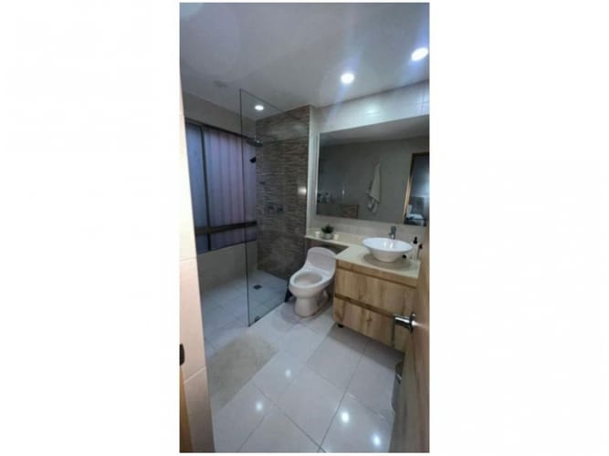 Casa de 3 alcobas en venta en Camino Verde, Medellín, 151 m² · foto 4 de 7