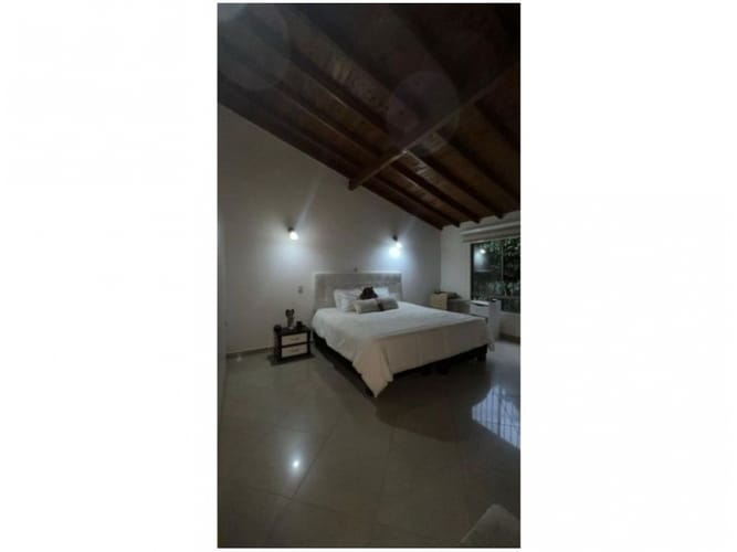 Casa de 3 alcobas en venta en Camino Verde, Medellín, 151 m² · foto 6 de 7
