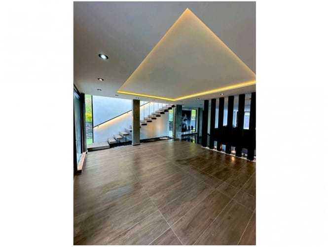 Casa de 3 alcobas en venta en La Doctora, Sabaneta, 1831 m² · foto 17 de 24