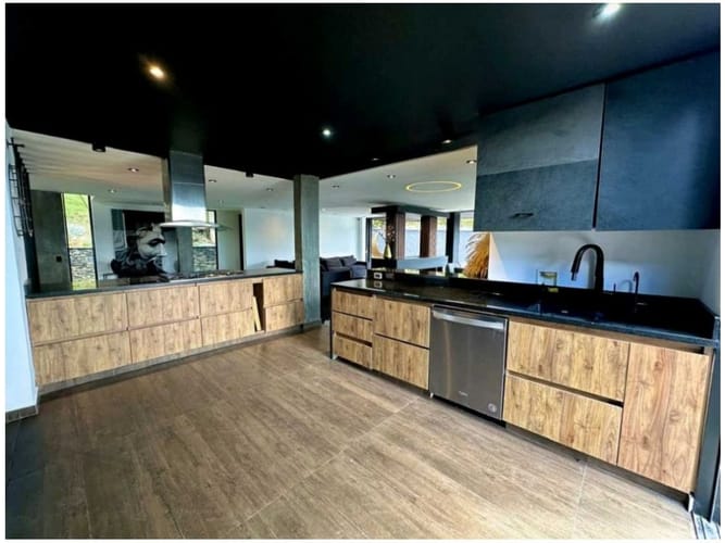Casa de 3 alcobas en venta en La Doctora, Sabaneta, 1831 m² · foto 23 de 24
