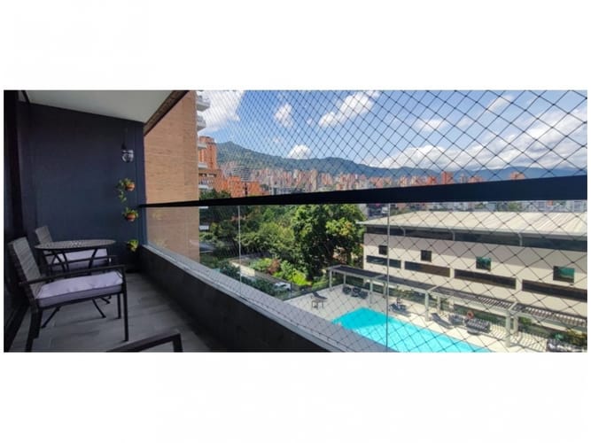 Apartamento de 2 alcobas en venta en El Poblado, Medellín, 95 m² · foto 3 de 24