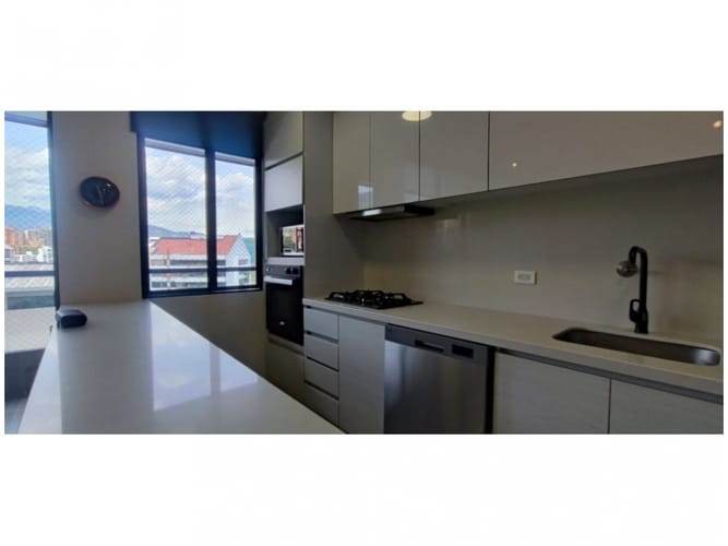 Apartamento de 2 alcobas en venta en El Poblado, Medellín, 95 m² · foto 8 de 24