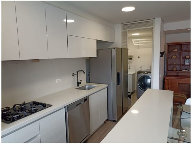 Apartamento de 2 alcobas en venta en El Poblado, Medellín, 95 m² · foto 11 de 24