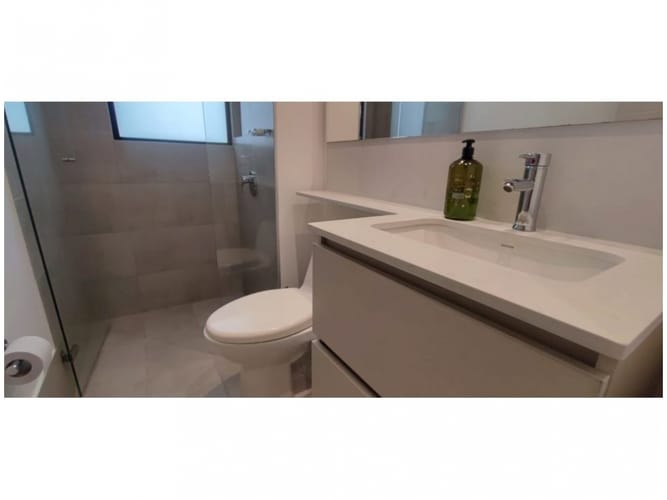 Apartamento de 2 alcobas en venta en El Poblado, Medellín, 95 m² · foto 21 de 24