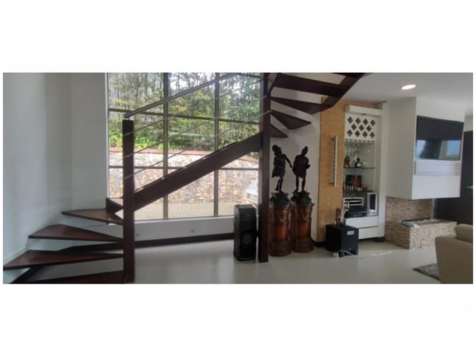 Casa de 4 alcobas en venta en San Joaquin, Sabaneta, 350 m² · foto 13 de 24