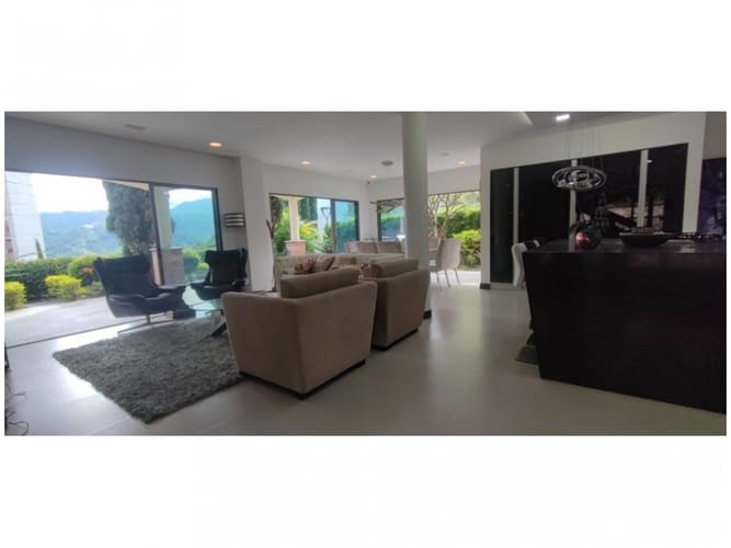 Casa de 4 alcobas en venta en San Joaquin, Sabaneta, 350 m² · foto 15 de 24