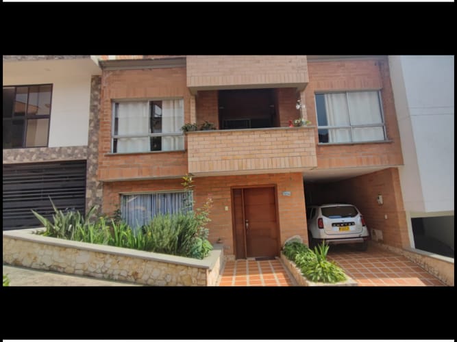 Casa de 6 alcobas en venta en Vegas De La Doctora, Sabaneta, 257 m² · foto 2 de 24