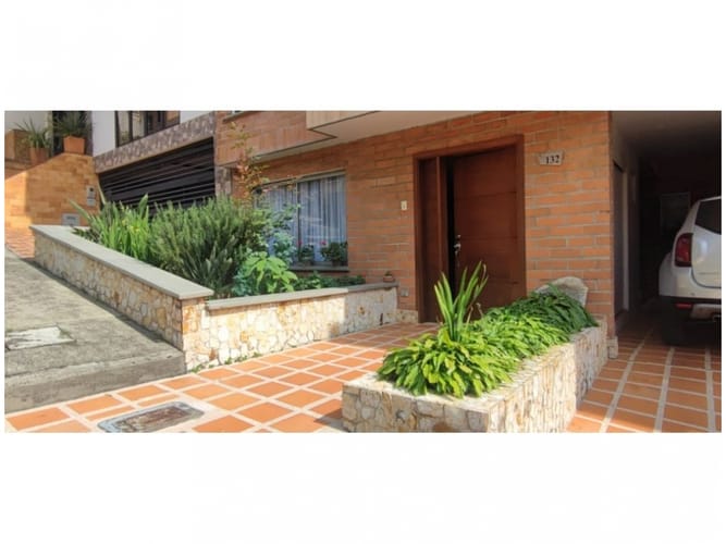 Casa de 6 alcobas en venta en Vegas De La Doctora, Sabaneta, 257 m² · foto 3 de 24