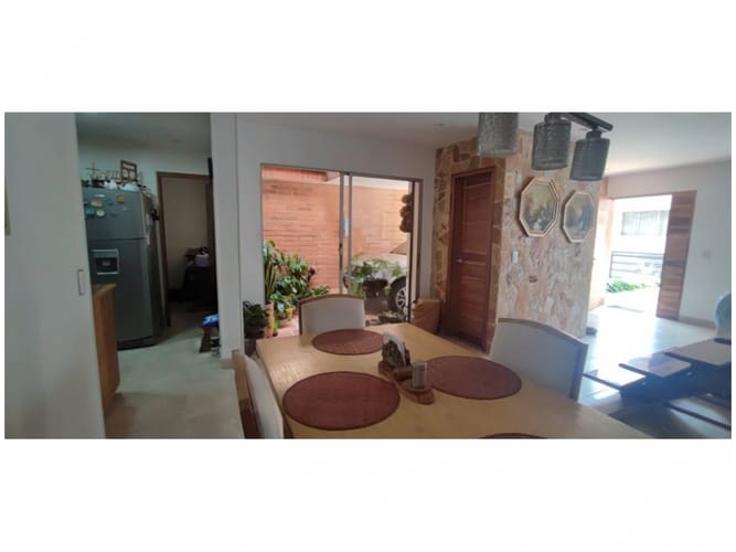 Casa de 6 alcobas en venta en Vegas De La Doctora, Sabaneta, 257 m² · foto 11 de 24