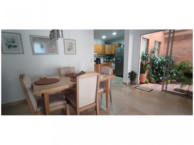Casa de 6 alcobas en venta en Vegas De La Doctora, Sabaneta, 257 m² · foto 12 de 24