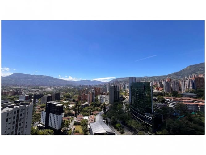 Apartamento de 3 alcobas en venta en El Poblado, Medellín, 107 m² · foto 2 de 17