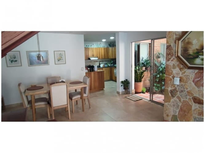 Casa de 6 alcobas en venta en Vegas De La Doctora, Sabaneta, 257 m² · foto 13 de 24