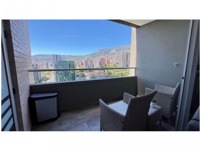 Apartamento de 3 alcobas en venta en El Poblado, Medellín, 107 m² · foto 3 de 17