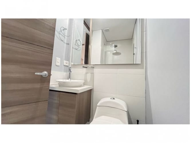 Apartamento de 3 alcobas en venta en El Poblado, Medellín, 107 m² · foto 10 de 17