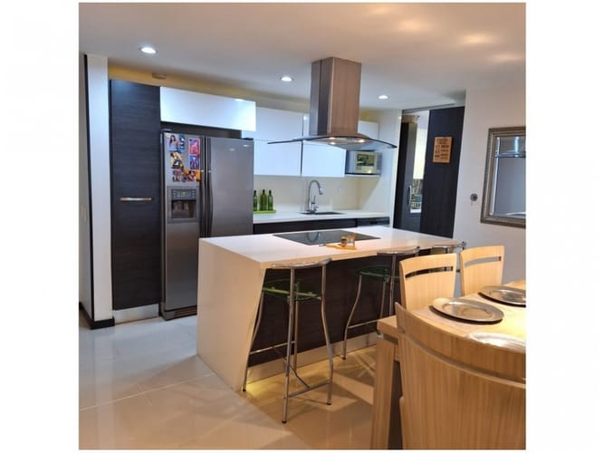 Apartamento de 3 alcobas en venta en Loma De Las Brujas, Envigado, 138 m² · foto 4 de 14