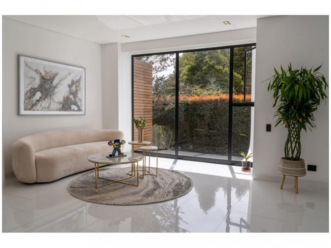 Casa de 4 alcobas en venta en El Poblado, Envigado, 1783 m² · foto 5 de 24