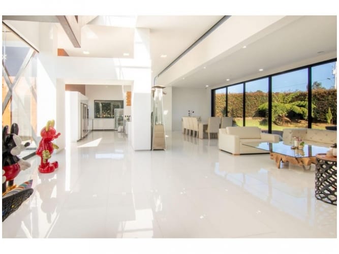 Casa de 4 alcobas en venta en El Poblado, Envigado, 1783 m² · foto 7 de 24