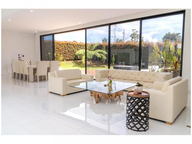 Casa de 4 alcobas en venta en El Poblado, Envigado, 1783 m² · foto 9 de 24