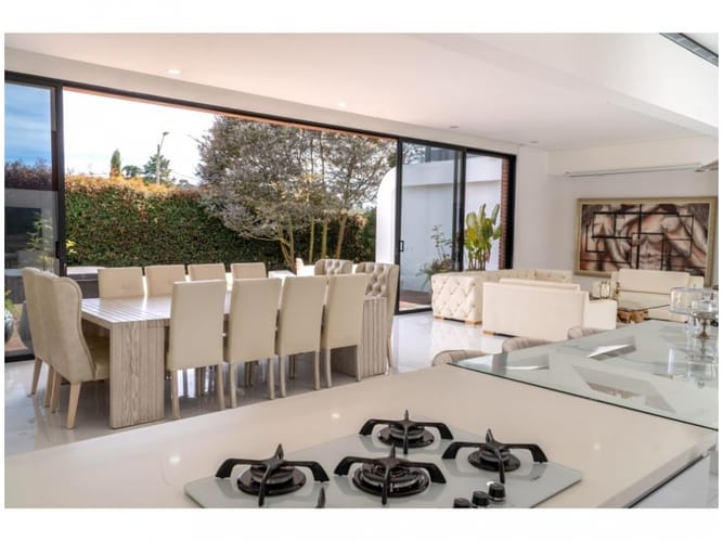 Casa de 4 alcobas en venta en El Poblado, Envigado, 1783 m² · foto 10 de 24