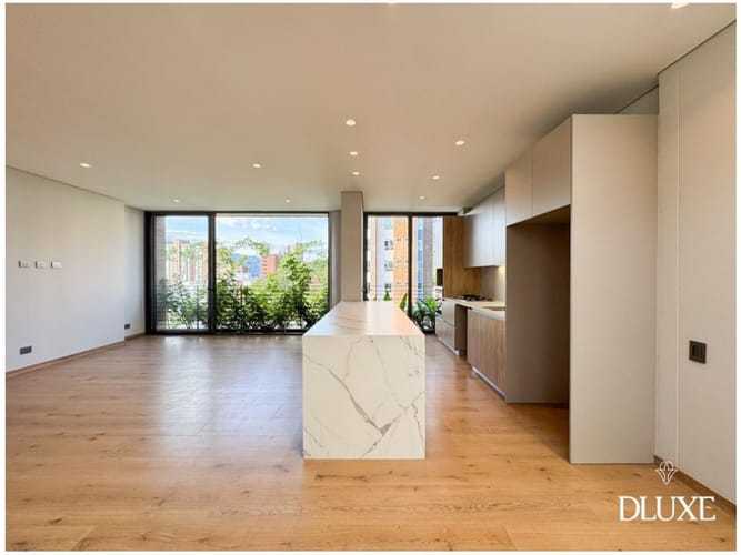 Apartamento de 2 alcobas en venta en Lalinde, Medellín, 276 m² · foto 2 de 19